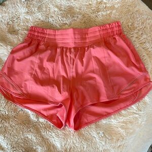 Lululemon Hotty Hot High Rise Shorts 2.5” inseam size 8